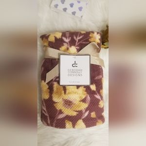 Its a cute hand towel with flore print